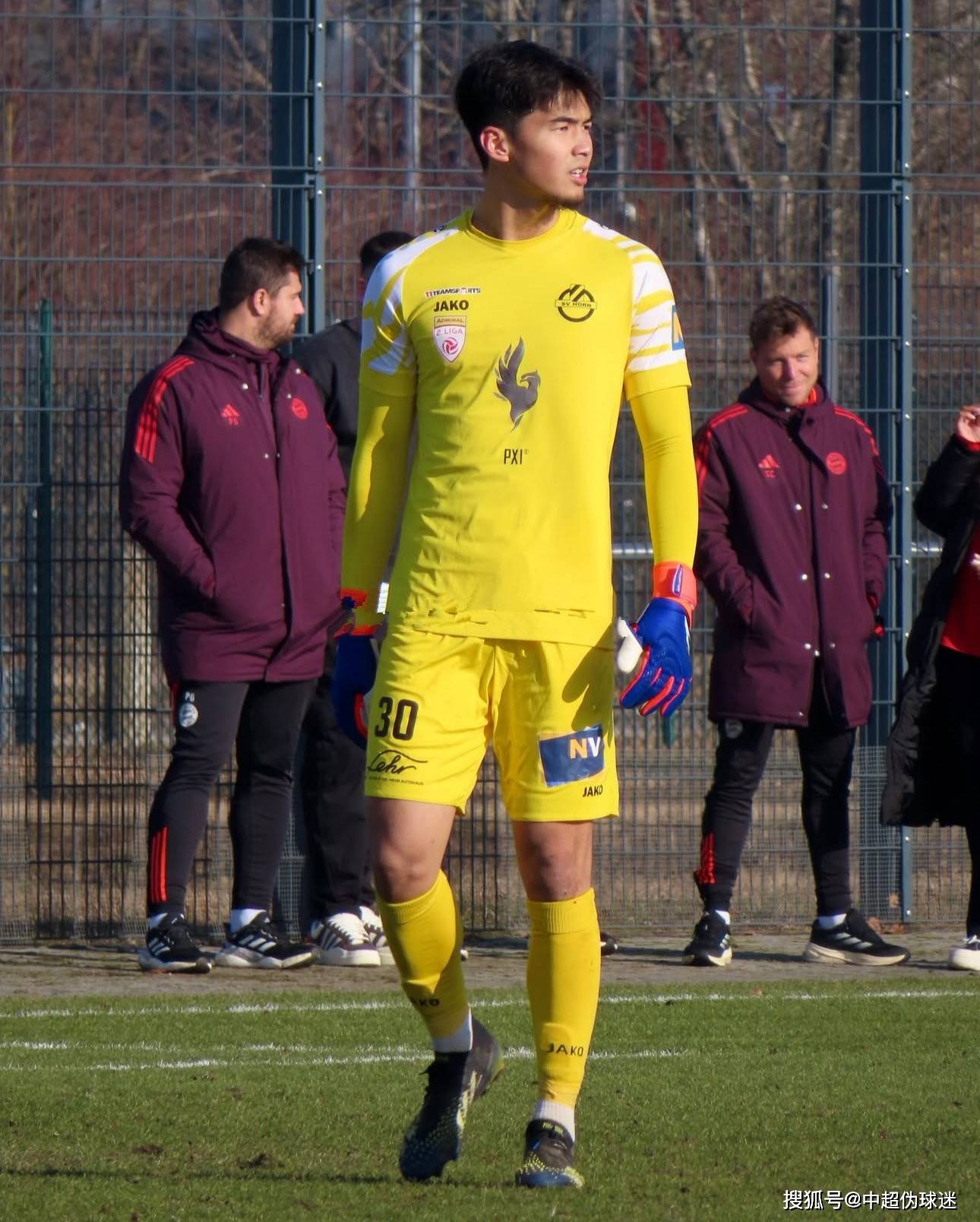 他的存在不 他的存在不