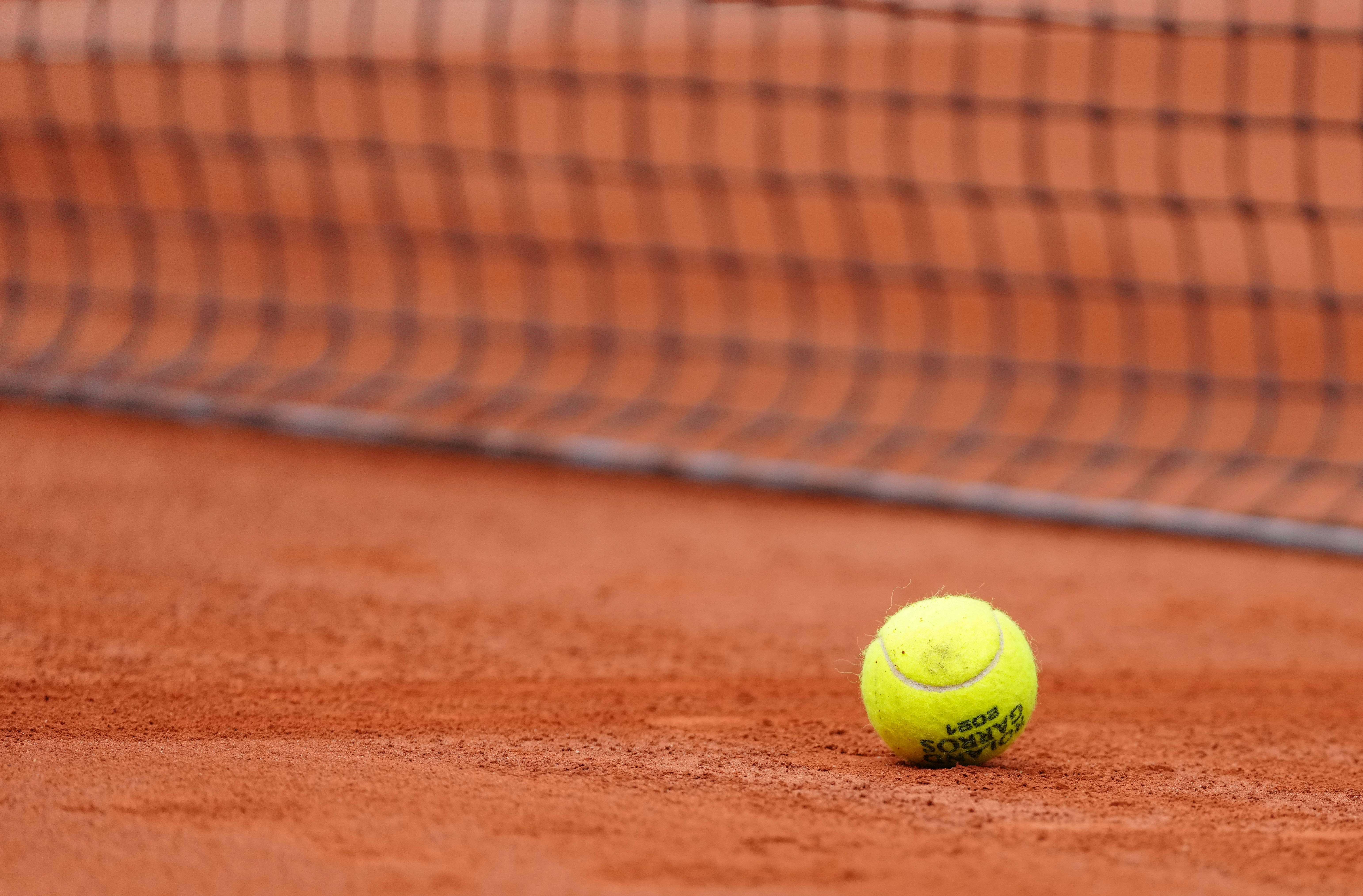 靠扎实防守 靠扎实防守