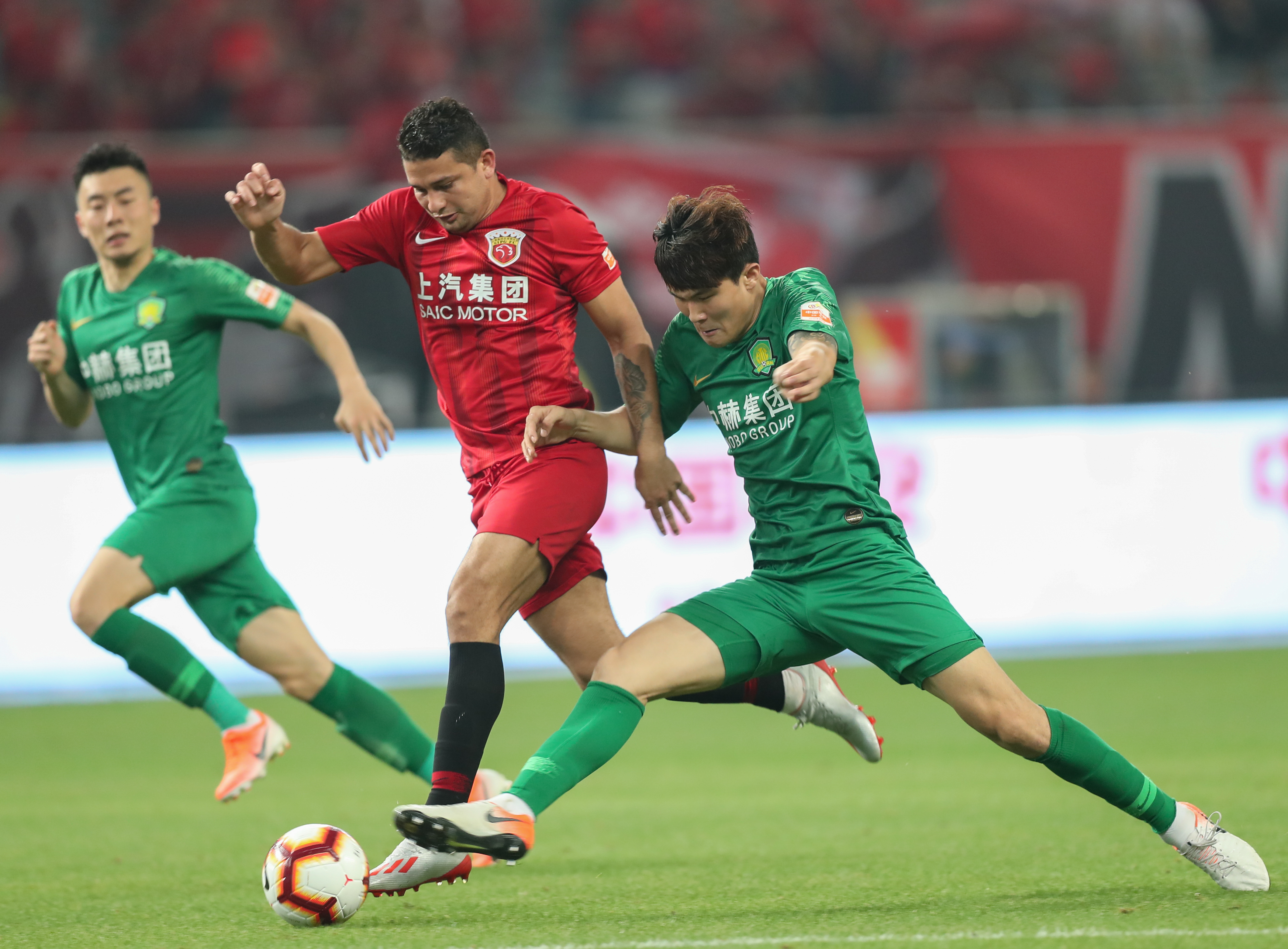 法甲-阿什拉夫双响 巴黎圣日耳曼3-0布雷斯特